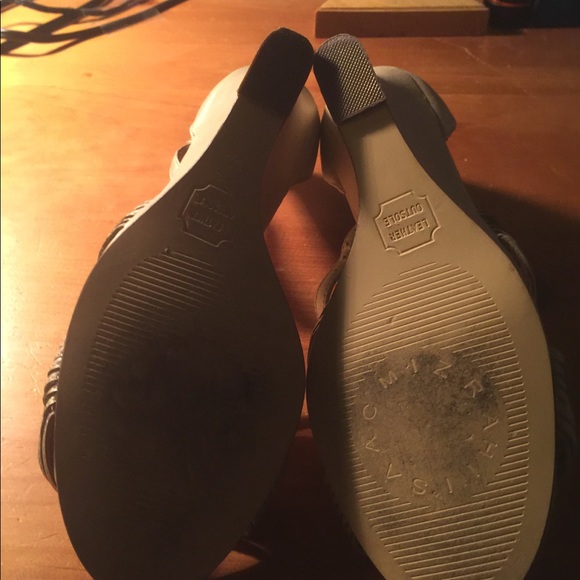 Isaac Mizrahi gold soft metallic wedge heels - Picture 4 of 5